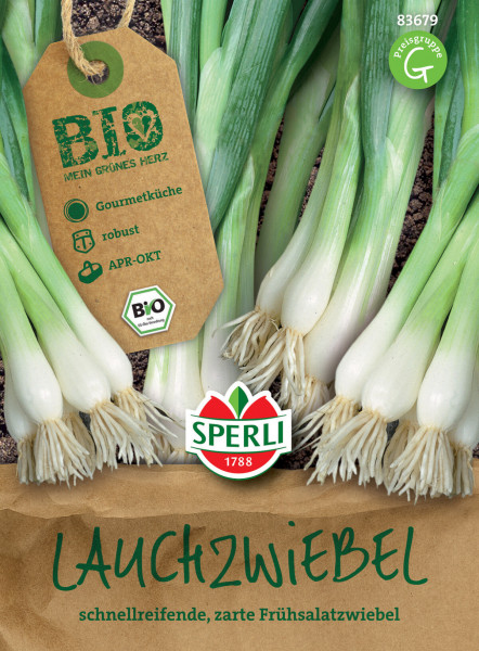 Produktbild von Sperli BIO Lauchzwiebel mit Darstellung frischer Lauchzwiebeln und einer braunen Verpackung die Informationen wie Bio-Siegel Gourmetküche robust und die Saatmonate anzeigt.