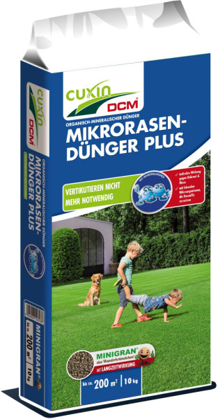 Produktbild von Cuxin DCM Mikro-Rasendünger Plus Minigran in einer 10kg Packung mit Informationen zur Flächenabdeckung, Darstellung des Düngerkorns, Hinweisen zur Wirkung und einem Bild von spielenden Kindern und einem Hund auf einem Rasen.