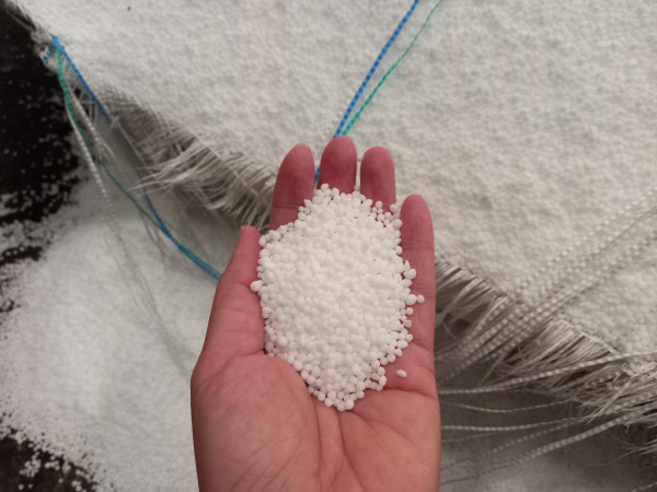 2400-urea-chemical-fertilizer-white-foam-granules-agglomerate-in-the-hands-of-farmers