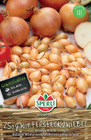 Produktbild von Sperli Gelbe Steckzwiebel Senshyu Yellow mit Darstellung von Zwiebeln und Verpackungsinformationen in deutscher Sprache. Produktbild von Sperli Gelbe Steckzwiebel Senshyu Yellow mit Darstellung von Zwiebeln und Verpackungsinformationen in deutscher Sprache.