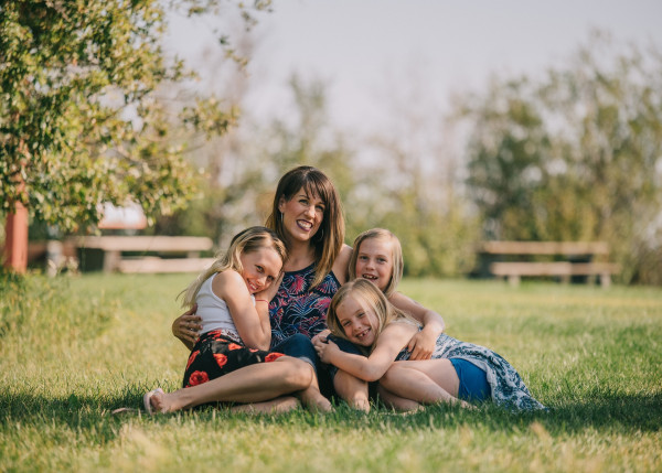 family-4447538_1920TCn95g2tlKP5F