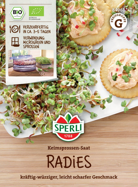 Produktbild von Sperli BIO Keimsprossen-Saat Radies mit der Darstellung von Sprossen, Verpackung und Angaben zu Bio-Qualitat und Verwendung als Microgreens, auf einem Holzhintergrund.