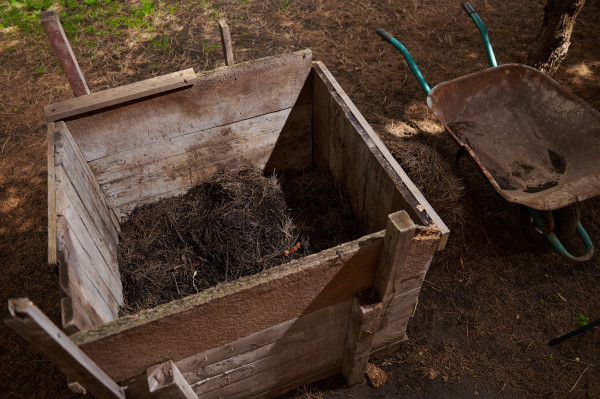 2400-compost-heap-compost-pit-on-the-plot-of-land-wooden-box-for-fertilizer-and-waste-humus-with-your-own-hands