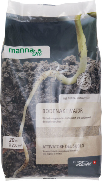 Produktbild von MANNA Bio Bodenaktivator in einer 20kg Verpackung mit Informationen zu den Vorteilen für ein gesundes Bodenleben und Verbesserung der Bodenstruktur.