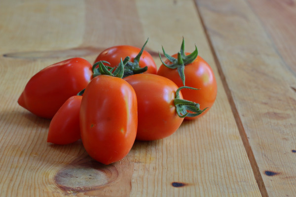 tomatoes-8486370_1920