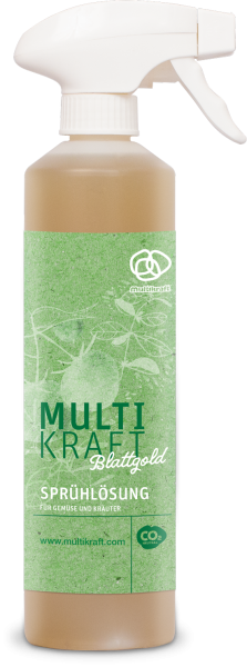 Produktbild von Multikraft Blattgold Sprühlösung in einer 500ml Sprayflasche mit Markenlogo und Hinweisen für den Einsatz bei Gemüse und Kräutern in deutscher Sprache samt CO2-neutral Siegel.