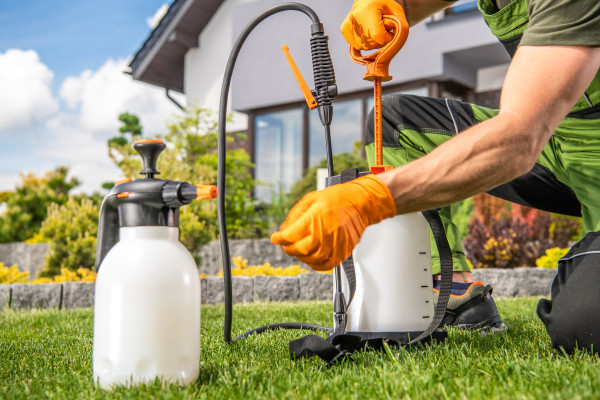 2400-fungicide-and-insecticide-garden-equipment-preparation