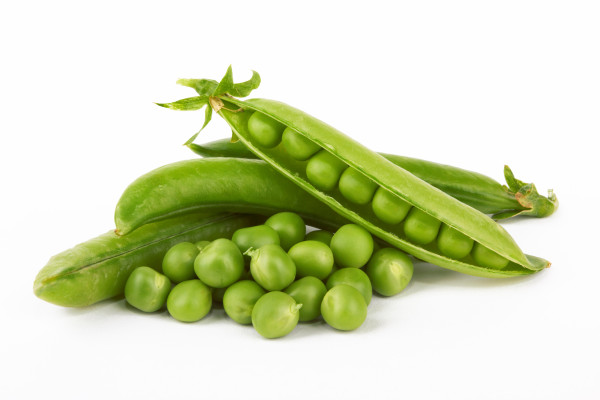 large-green-pea-on-white