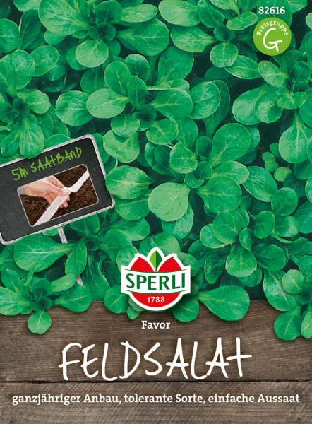 Produktbild von Sperli Feldsalat Favor Saatband mit einer Hand die das Band in Erde legt umgeben von Feldsalatblaettern und Hinweisen für ganzjaehrigen Anbau und einfache Aussaat