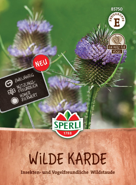 Produktbild von Sperli Wilde Karde als Verpackung mit blühenden Pflanzen im Hintergrund und Informationen zum Produkt wie zweijährig, nützlingsfreundlich und hoher Zierwert in deutscher Sprache.
