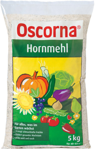 Produktbild von Oscorna-Hornmehl 5 kg Verpackung mit Darstellung verschiedener Gemüsesorten und Angaben zu den Vorteilen für das Gartenwachstum