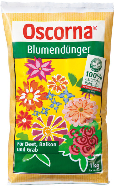 Produktbild von Oscorna-Blumendünger 1kg in gelber Verpackung mit Abbildungen verschiedener Blumen und Hinweis auf 100 Prozent natürliche Rohstoffe für Beet Balkon und Grab.