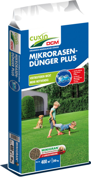 Produktbild von Cuxin DCM Mikro-Rasendünger Plus Minigran 20kg Verpackung mit Grünfläche und spielenden Kindern sowie einem Hund im Hintergrund.