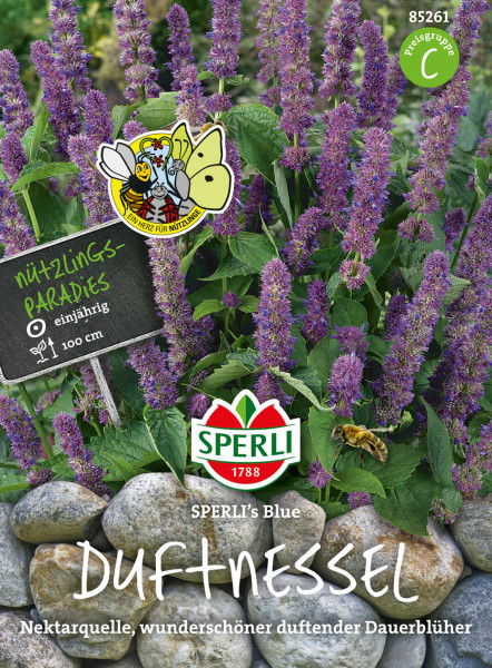 Produktbild von Sperli Duftnessel SPERLIs Blue mit lila Blüten, Hinweis auf Einjährigkeit und Nützlingsparadies sowie das Logo von Sperli mit Preisgruppenkennzeichnung.