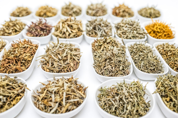 2400-assortment-of-dried-herbs-in-bowls